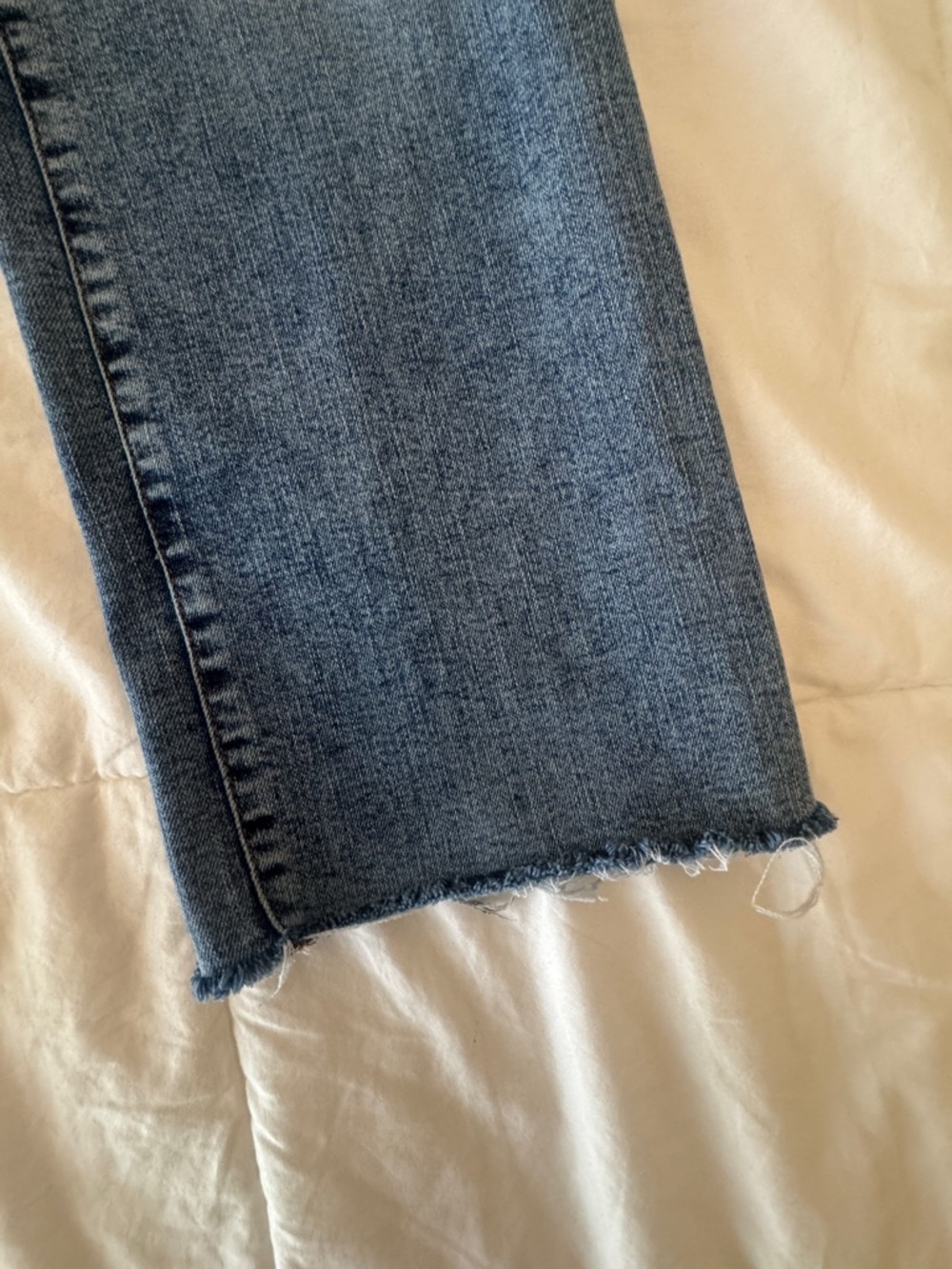 FRAME Le Sleek Straight Jeans Rawley Raw Fray Hem Medium Wash Size 28 - Picture 7 of 10